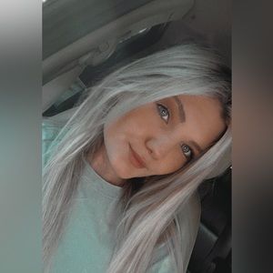 Meet your Posher, Leslie